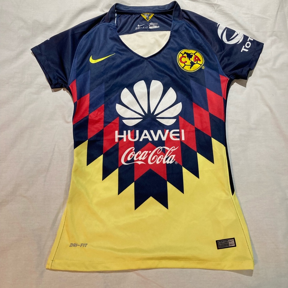 Nike Dri-Fit Liga MX Club America Corona Jersey, Women’s size large, Huawei